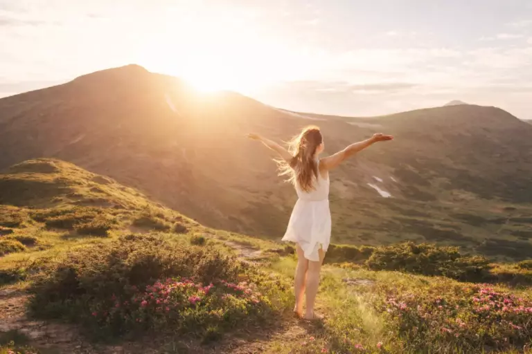 Sagittarius woman communication style in love