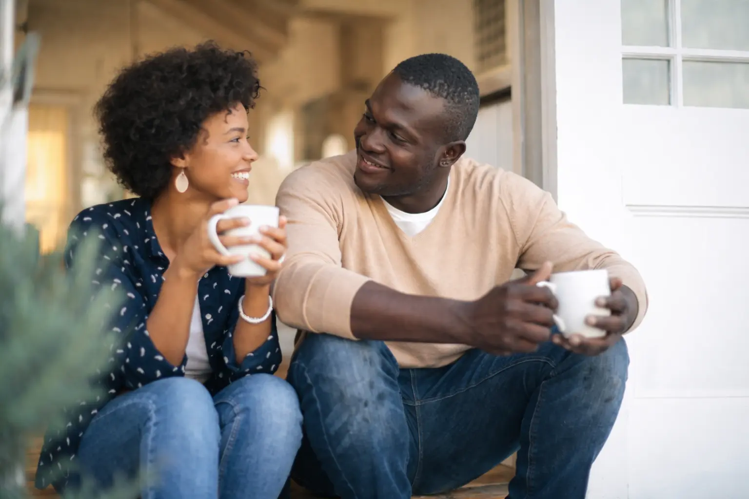 How to reconnect emotionally with a Cancer woman through calm conversation and trust